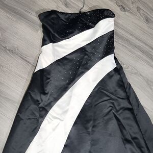 Scott MCclintock Blk/Wht Strapless Satin Formal Dress